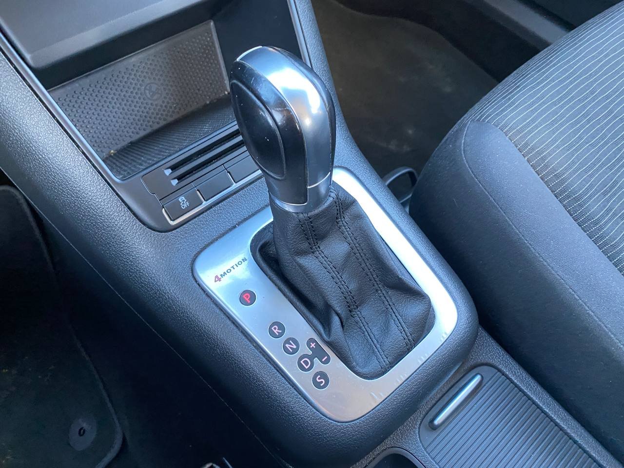 Volkswagen Tiguan 2.0t 4x4 2015 - Зображення 18