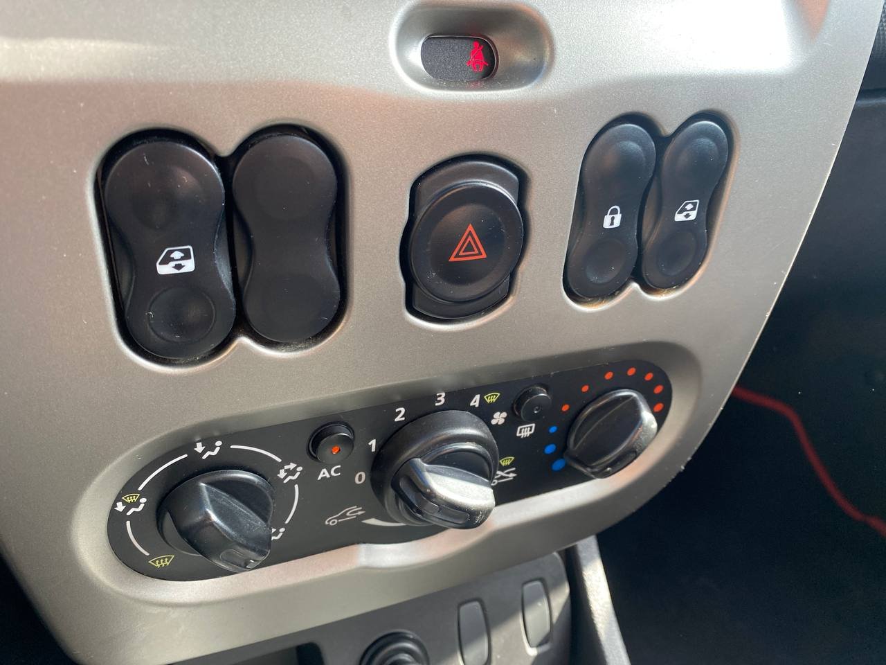 Renault Duster 1.6i 2013 - Зображення 16