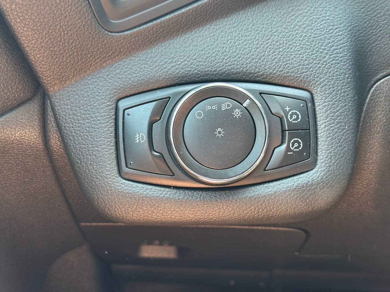 Ford C-Max 2.0h 2015 - Зображення 10