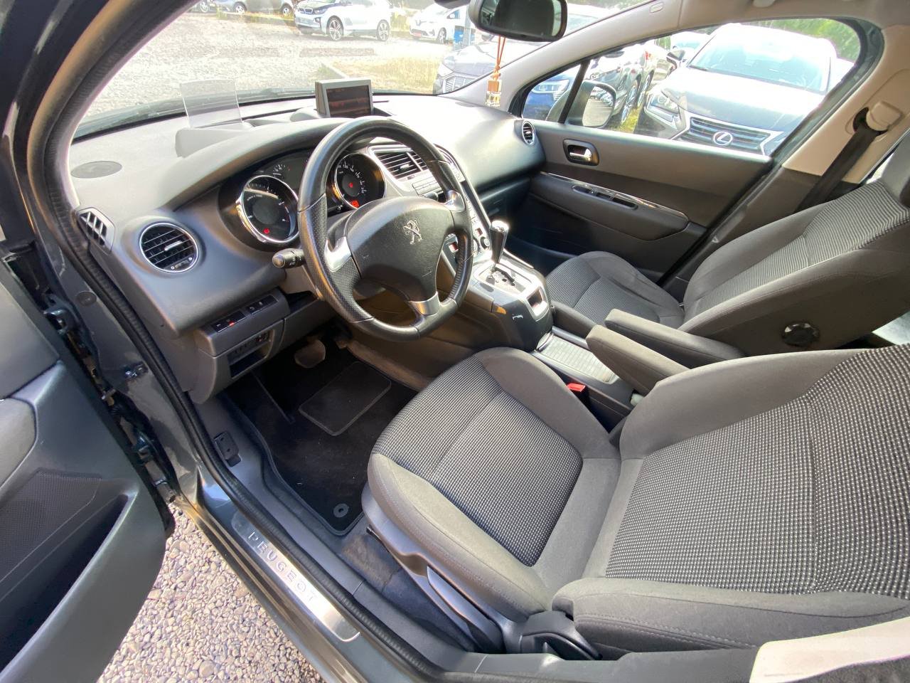 Peugeot 5008 1.6d 2016 - Зображення 8