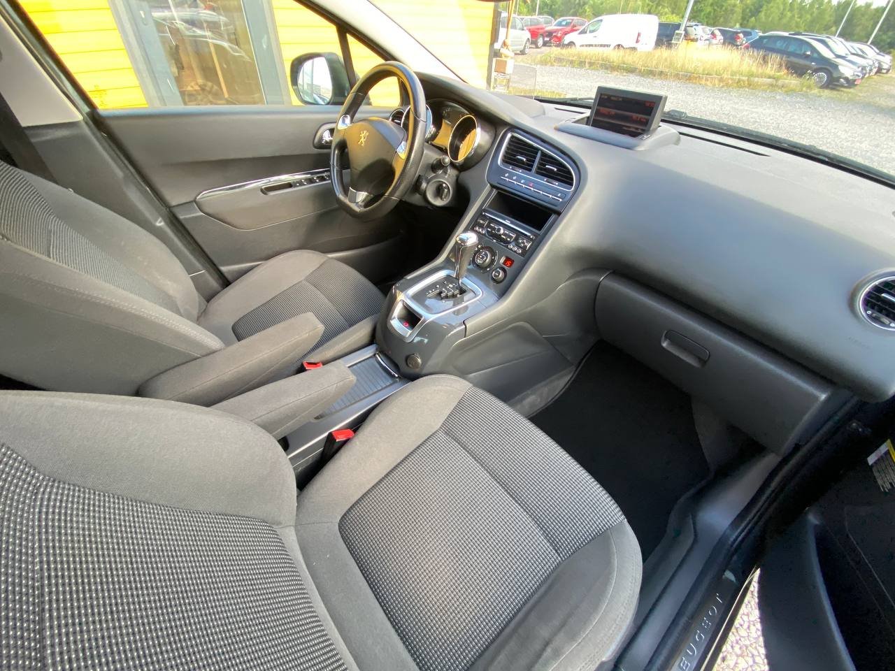 Peugeot 5008 1.6d 2016 - Зображення 20