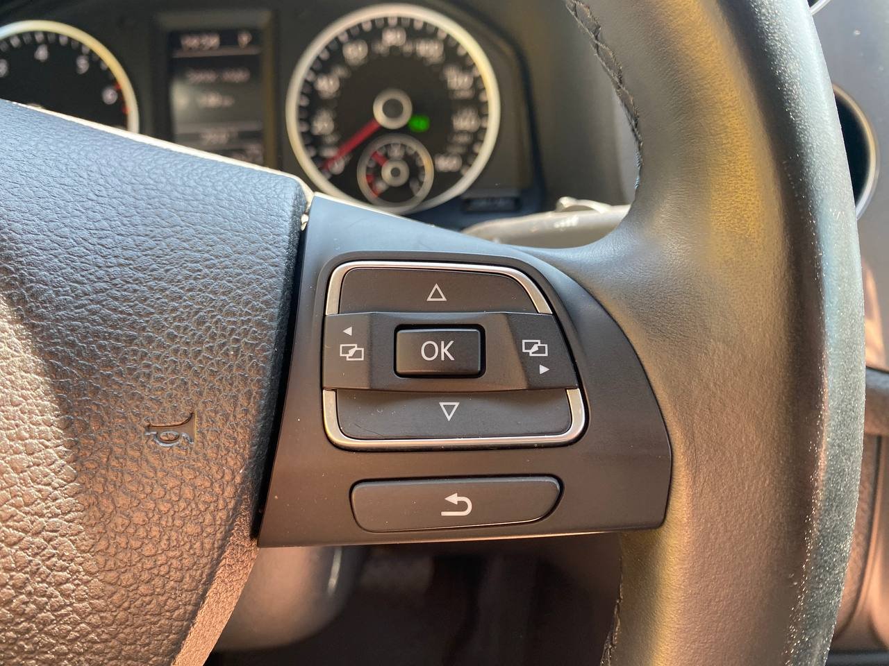 Volkswagen Tiguan 2.0t 2015 - Зображення 13