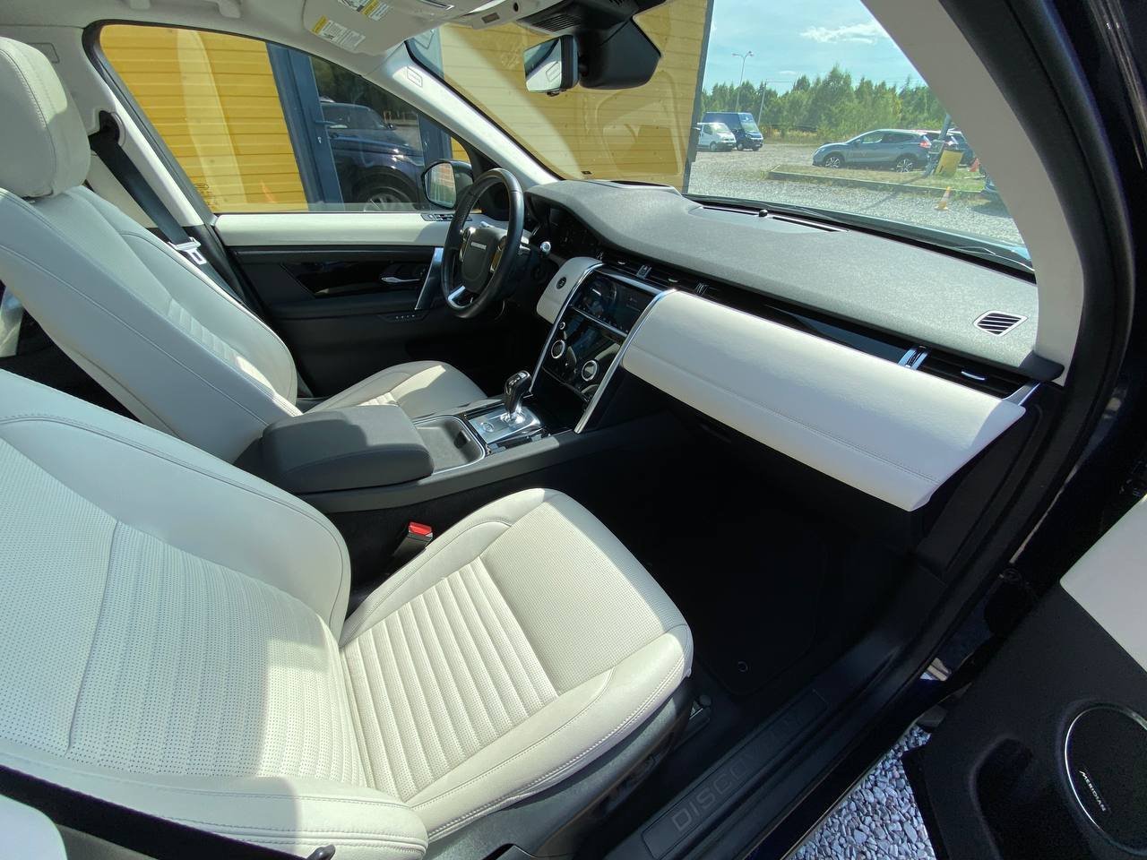 Land Rover Discovery Sport 2.0i 2020 - Зображення 28