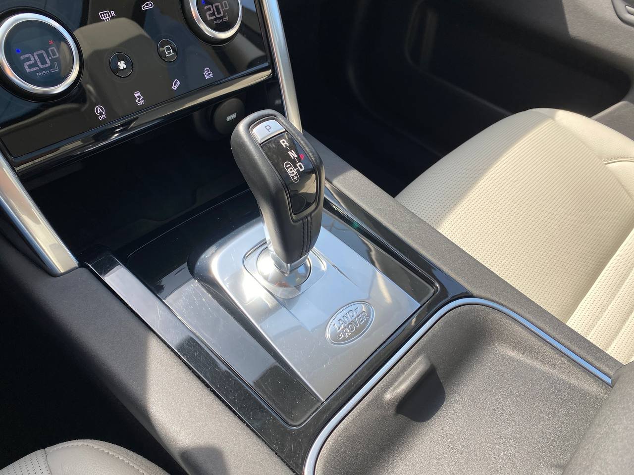 Land Rover Discovery Sport 2.0i 2020 - Зображення 25