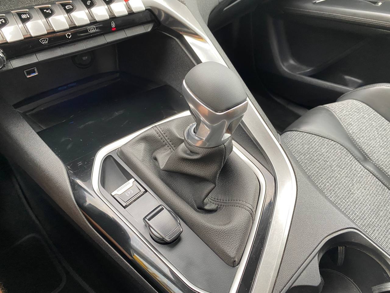 Peugeot 3008 1.6d 2018 - Зображення 19