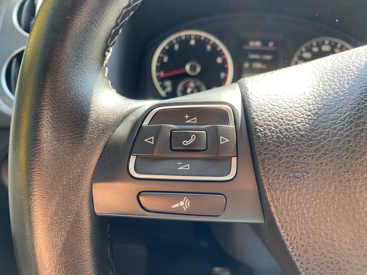 Volkswagen Tiguan 2.0t 2012 - Зображення 11