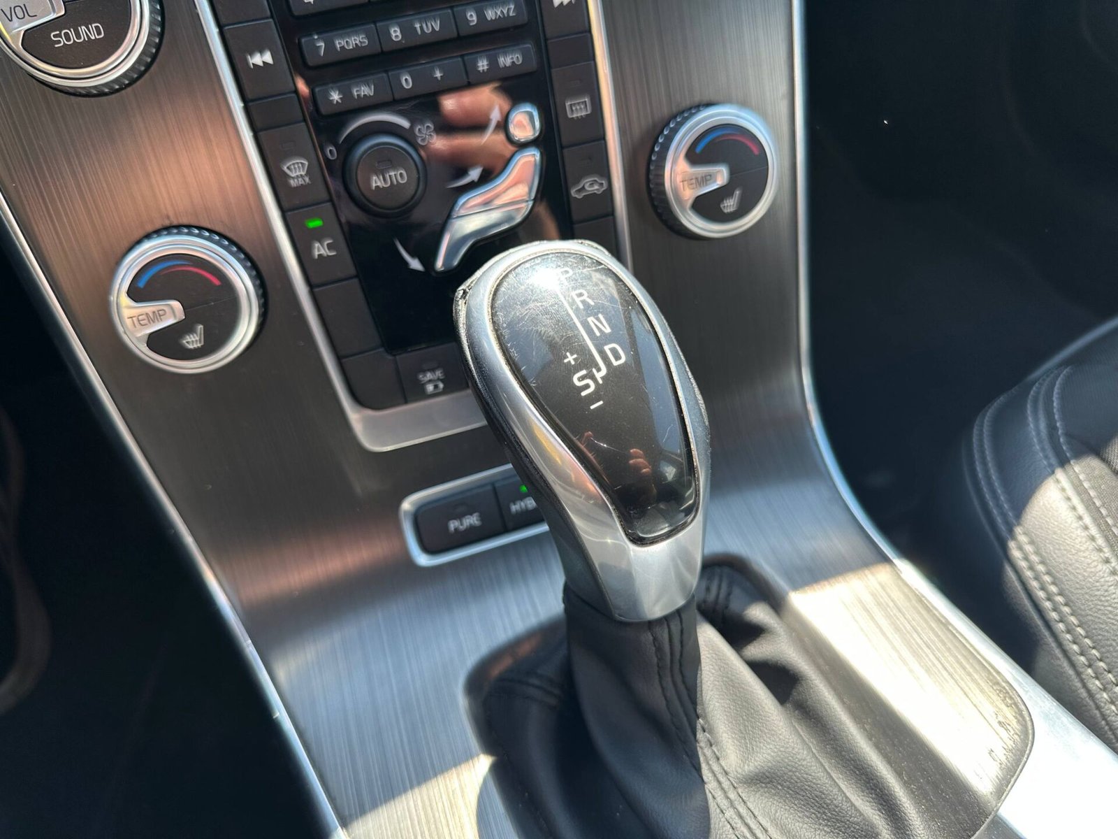 Volvo V60 2.4d Hybrid 2015 - Зображення 18