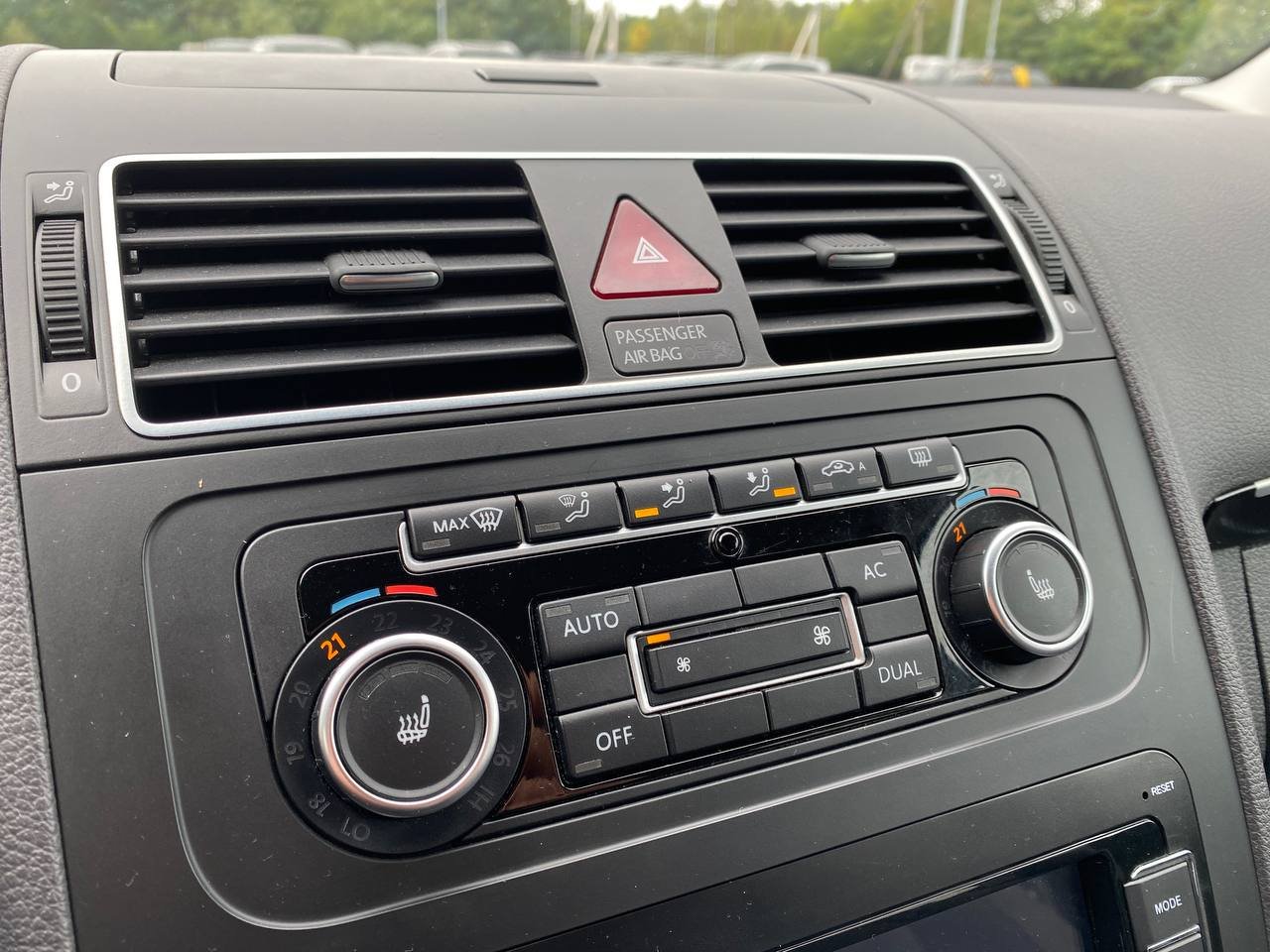 Volkswagen Touran 1.4t 2012 - Зображення 17