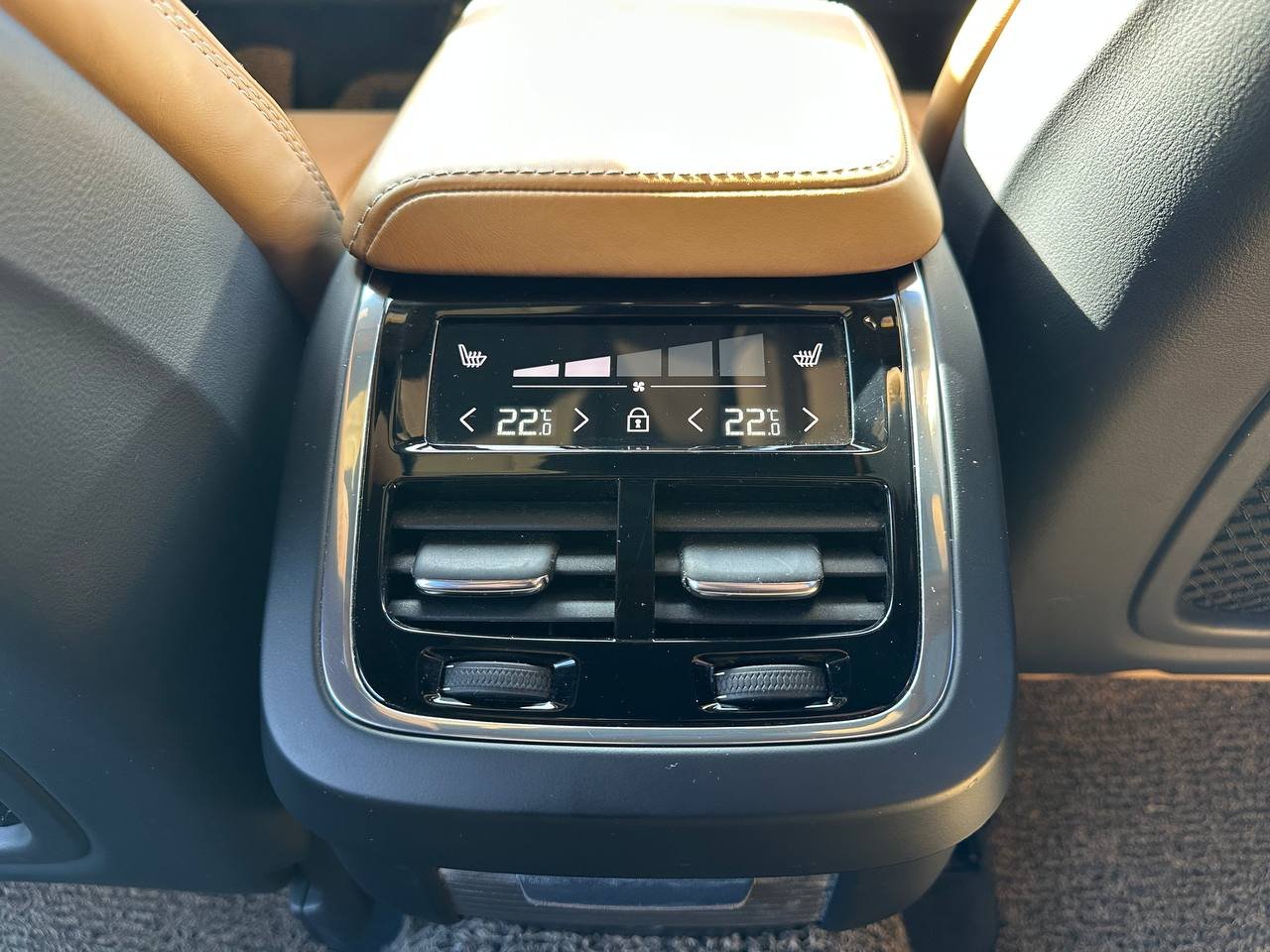 Volvo XC60 2.0d 4x4 2019 - Зображення 30